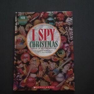 Scholastic I Spy Christmas Book with Red and Green Accents
